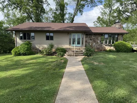 Exterior - 1225 Williams St, Decherd, TN 37324 photo 1 of 7