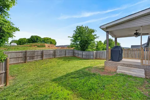 146 Ambridge St, Oak Grove, KY 42262