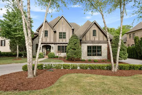 517 Excalibur Ct, Franklin, TN 37067