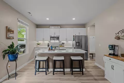 599 Ballard Dr, White House, TN 37188