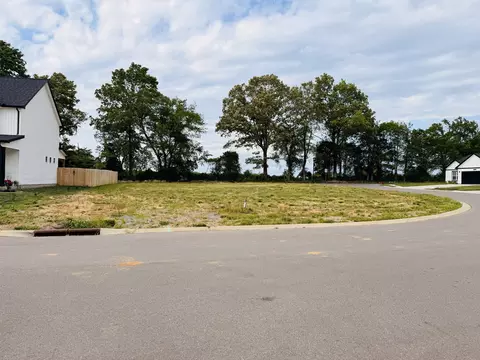 464 Herman Dr, Clarksville, TN 37042
