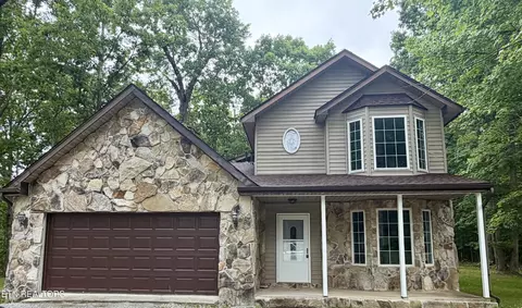 9301 Hondo Dr, Crossville, TN 38572