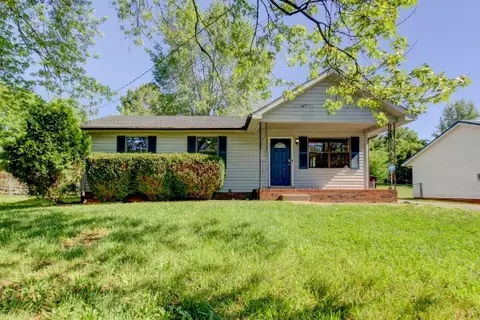 215 Al Oerter Dr, Clarksville, TN 37042