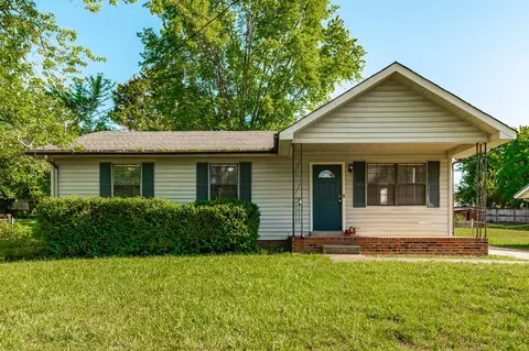 215 Al Oerter Dr, Clarksville, TN 37042