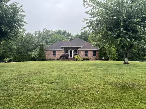 778 Fox Run Ln, Lafayette, TN 37083