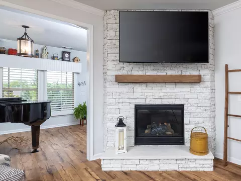 Living - 1055 Sumner Grv, Spring Hill, TN 37174 photo 2 of 5