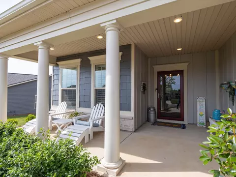 Exterior - 1055 Sumner Grv, Spring Hill, TN 37174 photo 1 of 6