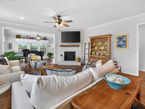 Living - 1055 Sumner Grv, Spring Hill, TN 37174 photo 4 of 5