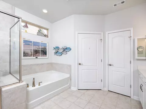 Bath - 1055 Sumner Grv, Spring Hill, TN 37174 photo 1 of 2