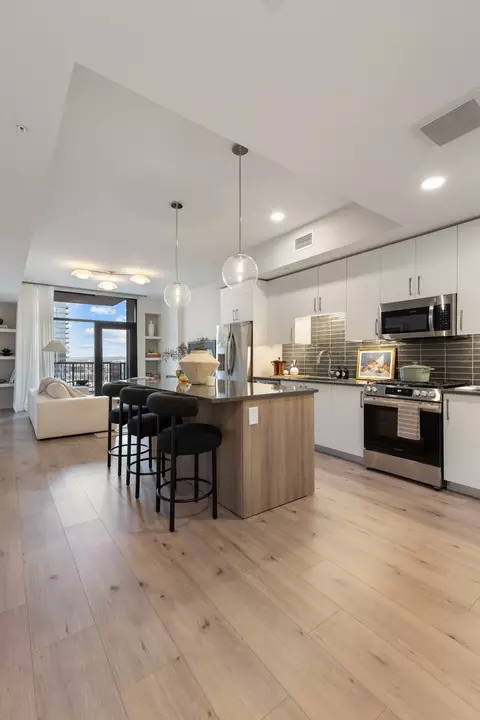 1212 Demonbreun St #A11, Nashville, TN 37203