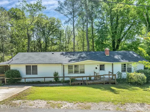 105 Rand Cir, Oak Ridge, TN 37830