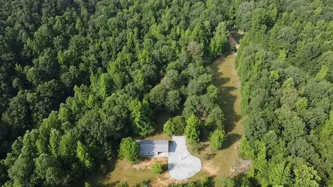 3412 Dogwood Rd, Hurricane Mills, TN 37078