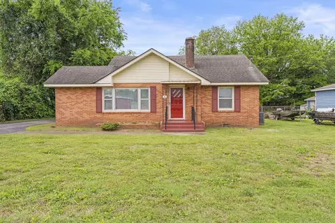 101 Willow St N, Cowan, TN 37318