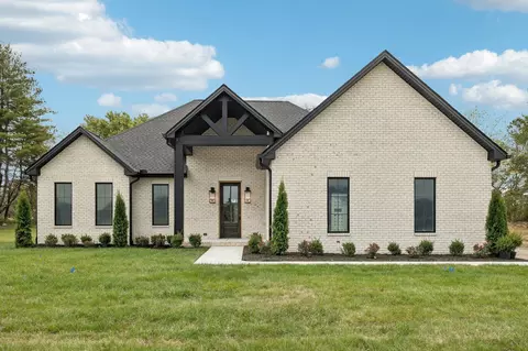 375 Chestnut Oak Ave, Smithville, TN 37166