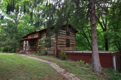 2634 Distillery Rd SW, Greenbrier, TN 37073