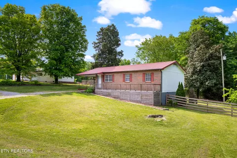 4500 Martel Rd, Lenoir City, TN 37772