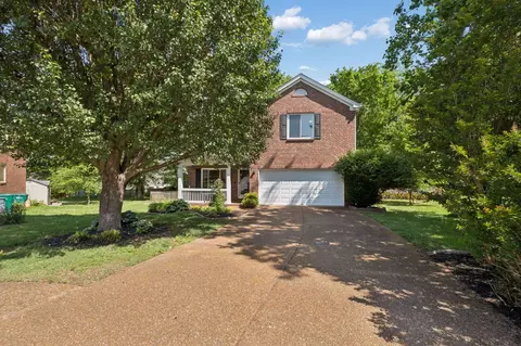 909 Buckskin Ct, Nashville, TN 37221