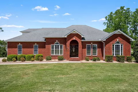 100 Canary Ln, Shelbyville, TN 37160