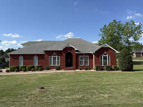 100 Canary Ln, Shelbyville, TN 37160
