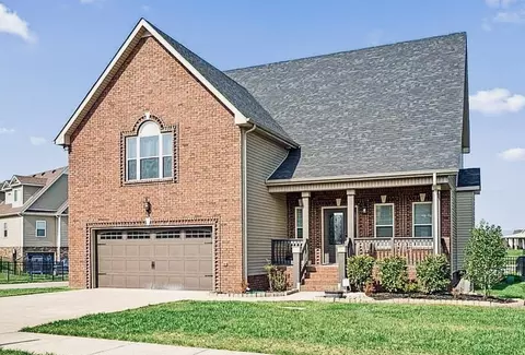 1129 N Ja Tate Dr, Clarksville, TN 37043