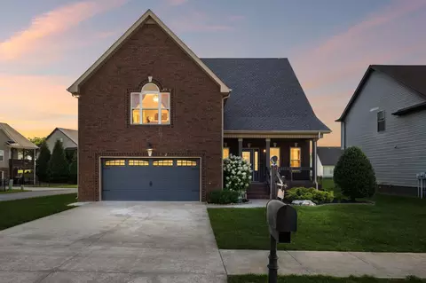 1129 N Ja Tate Dr, Clarksville, TN 37043