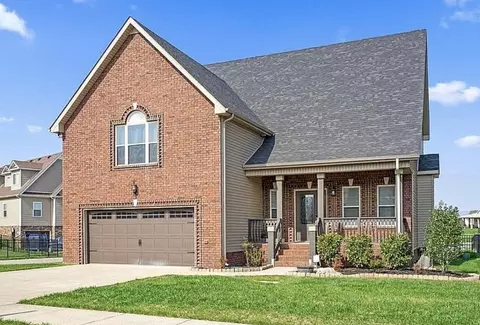 1129 N Ja Tate Dr, Clarksville, TN 37043