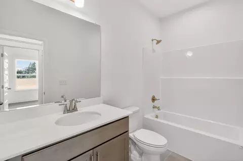 Bath - 4900 Kai Dr, Murfreesboro, TN 37129 photo 2 of 2