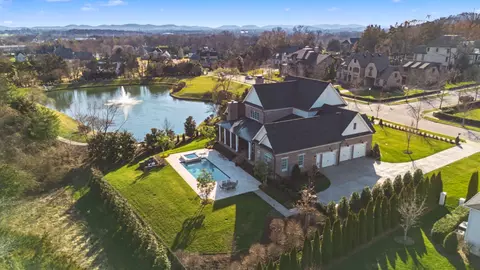 1204 Echo Ln, Franklin, TN 37069