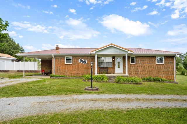 968 Old Nashville Hwy, Mcewen, TN 37101