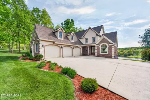 321 Magnolia Ln, Crossville, TN 38555