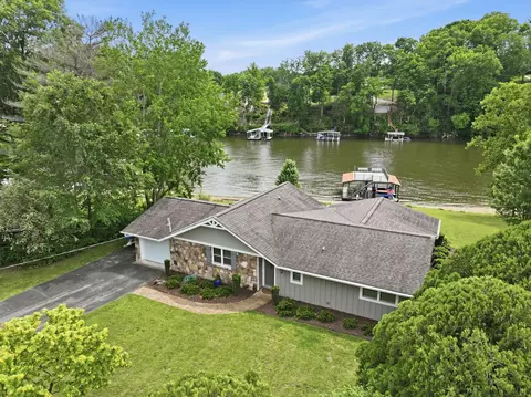 659 Westwood Ln, Estill Springs, TN 37330