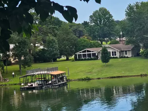 659 Westwood Ln, Estill Springs, TN 37330