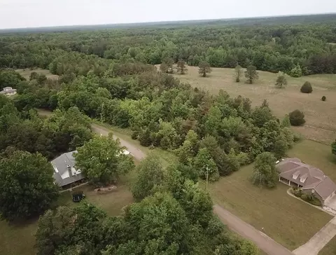 1306 Golf Dr, Saulsbury, TN 38067