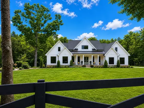 6008 Costello Farm Ln, Thompsons Station, TN 37179