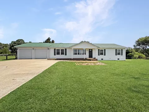 1390 Cooley Ford Rd, Tennessee Ridge, TN 37178