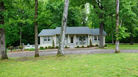 100 Canary Dr, Dickson, TN 37055