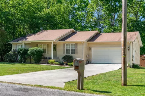 9044 Weketa Dr, Crossville, TN 38572