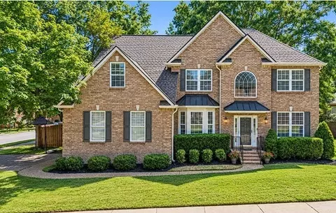 283 Stonehaven Cir, Franklin, TN 37064