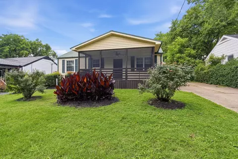 5615 Meadowcrest Ln, Nashville, TN 37209