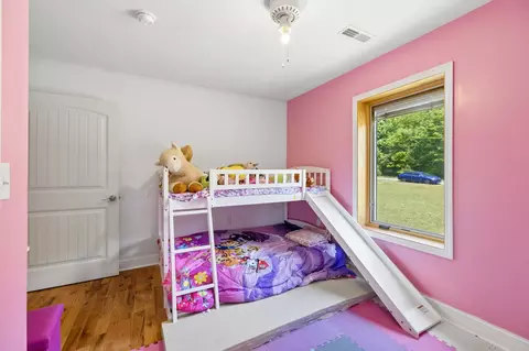 Bedroom - 1500 Jackson Point Rd, Sewanee, TN 37375 photo 9 of 10
