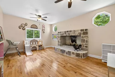 Living - 1500 Jackson Point Rd, Sewanee, TN 37375 photo 7 of 7