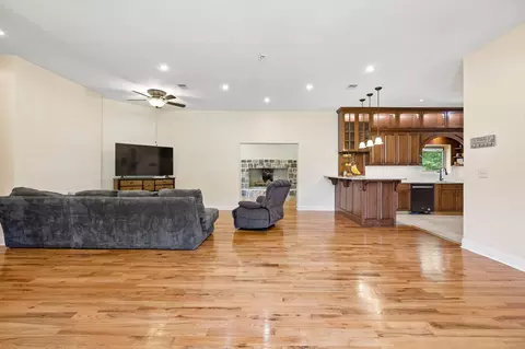 Living - 1500 Jackson Point Rd, Sewanee, TN 37375 photo 2 of 7