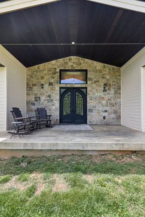 Exterior - 1500 Jackson Point Rd, Sewanee, TN 37375 photo 4 of 12