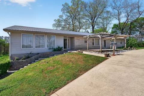 463 Franks Ferry Rd, Sparta, TN 38583