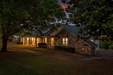 908 Harris Ln, Chattanooga, TN 37412