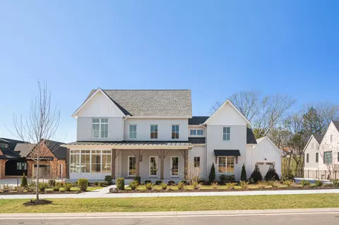 8876 Edgecomb Dr, College Grove, TN 37046