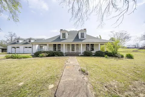 2055 Kendrick Rd, Michie, TN 38357