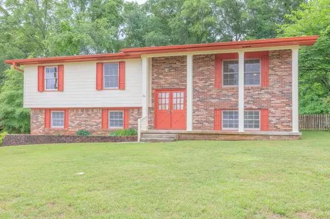 836 S Valleywood Cir, Hixson, TN 37343