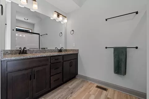 Bath - 3227 Bluff View Dr W, Dunlap, TN 37327 photo 6 of 7