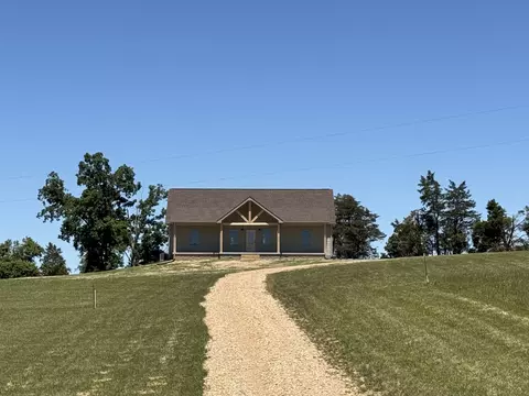 82 Wl White Ln, Red Boiling Springs, TN 37150